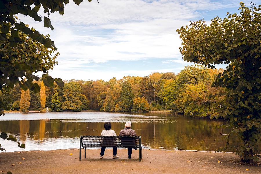 Bei diesem Ausblick lässt es sich hervorragend entspannen. | Die Kölner Parkweiher – Eine der ältesten Parkanlagen der Stadt